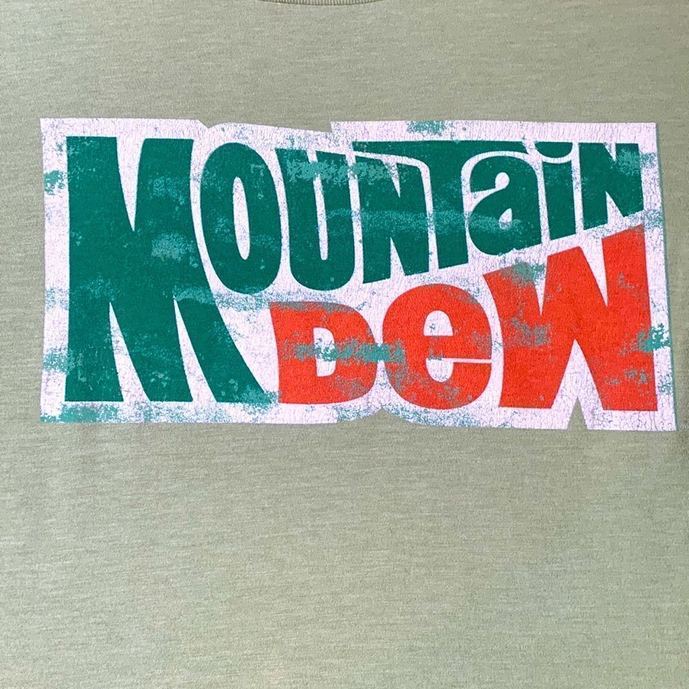 “Mountain Dew“ Graphic Fitted T-Shirt S Green